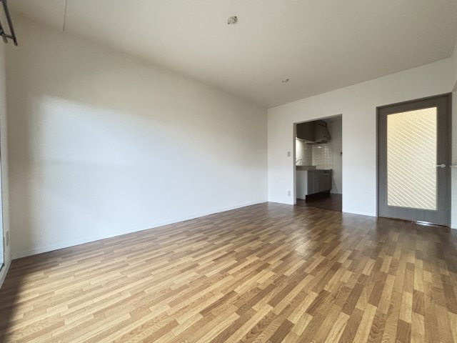 エミネンス和晃Ｂ棟 ゆったりとした居間です