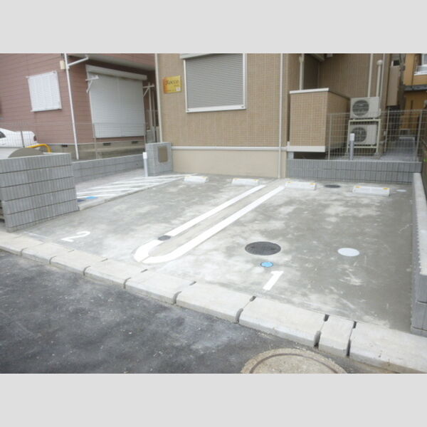 ロッコ 駐車場(要空き確認)