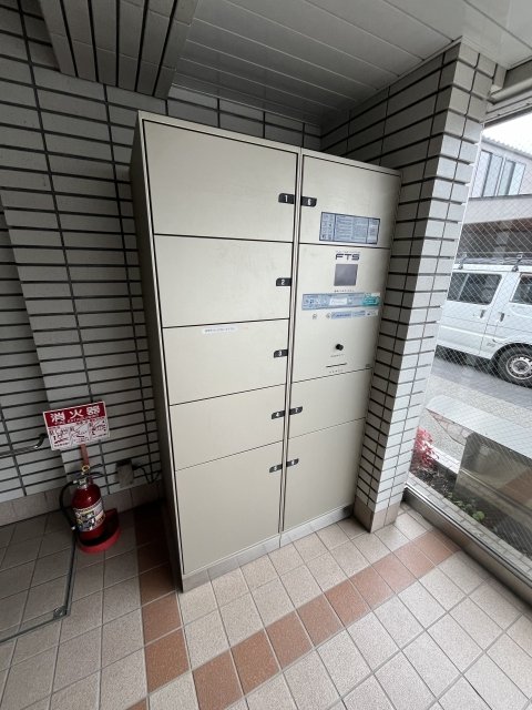 ライオンズマンション調布国領2階 宅配BOX