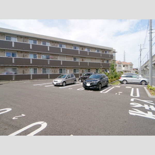 エクウス 駐車場