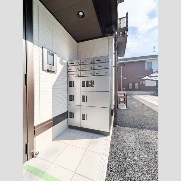 セントラーレ 周辺