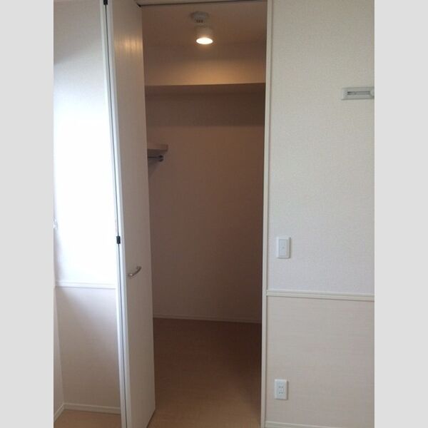 メゾンたいち303号室 ウォークインクローゼット