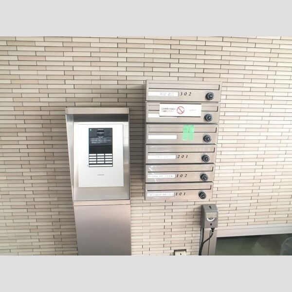 中澤ビル エントランスのオートロックです♪