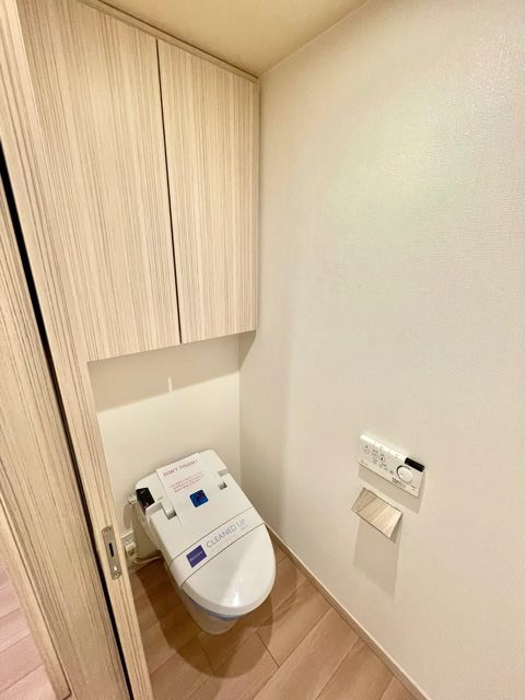 レジディア日本橋馬喰町Ⅲ5階 トイレ