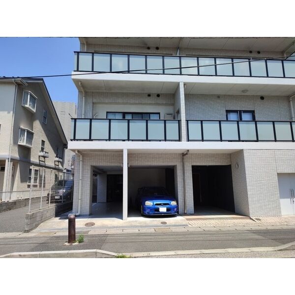 CASA　Y　BELLALUCHE0301号室 駐車場