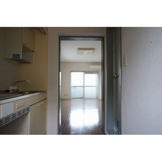 ドウェル砂川0201号室 玄関