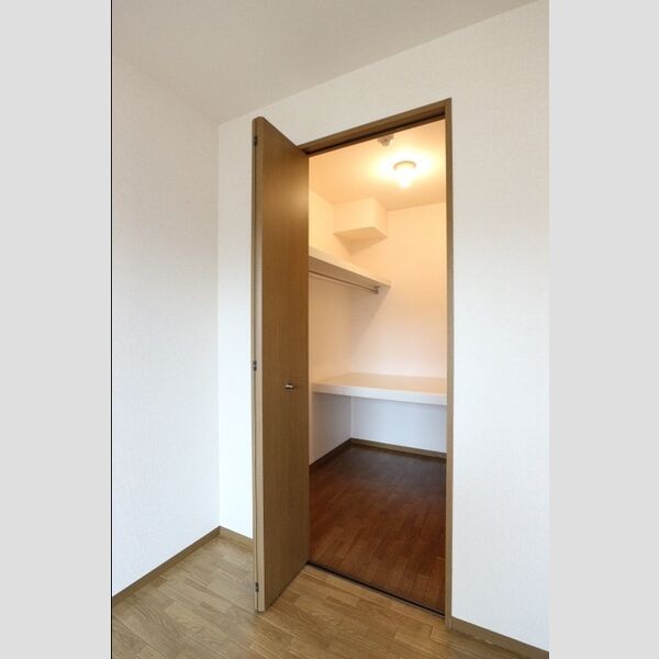 グリーンヴァレー葉山 ウォークインクローゼット