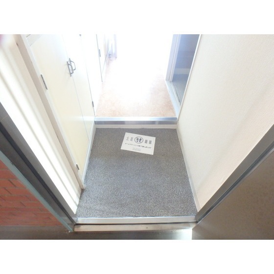 コーラルスターガーデン302号室 玄関