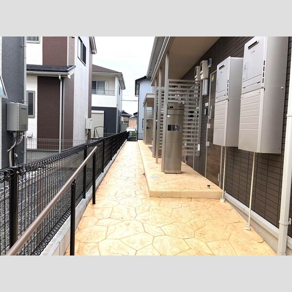 コンフォート102号室 エントランス