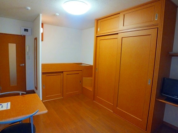 レオパレスパミドール リビング