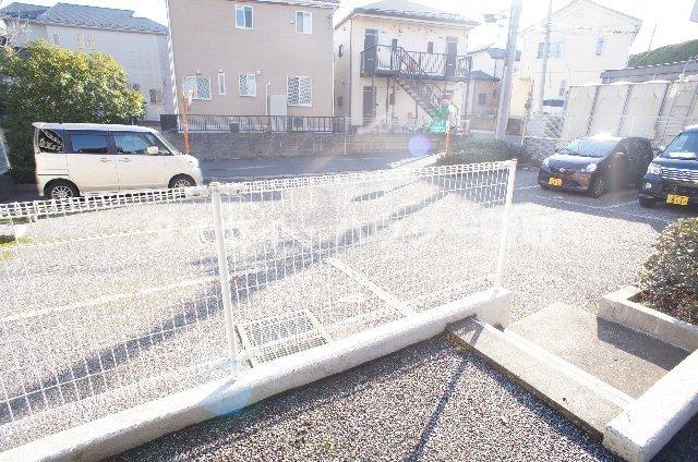 シャトレーシラハタ0105号室 駐車場