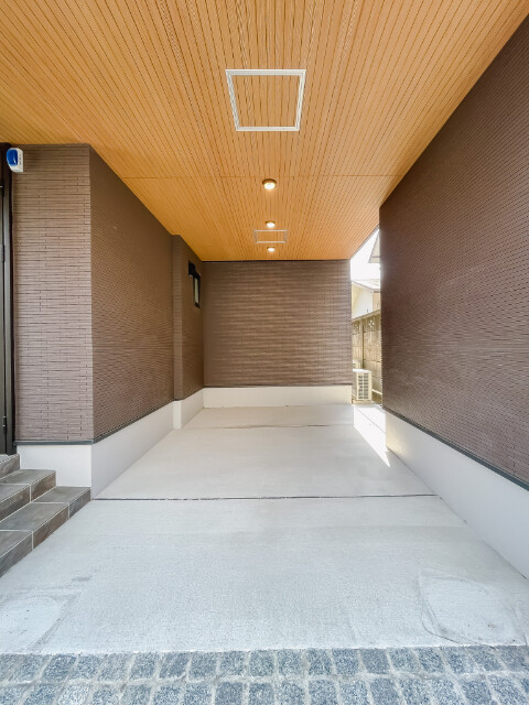 コリーヌⅢ 駐車場