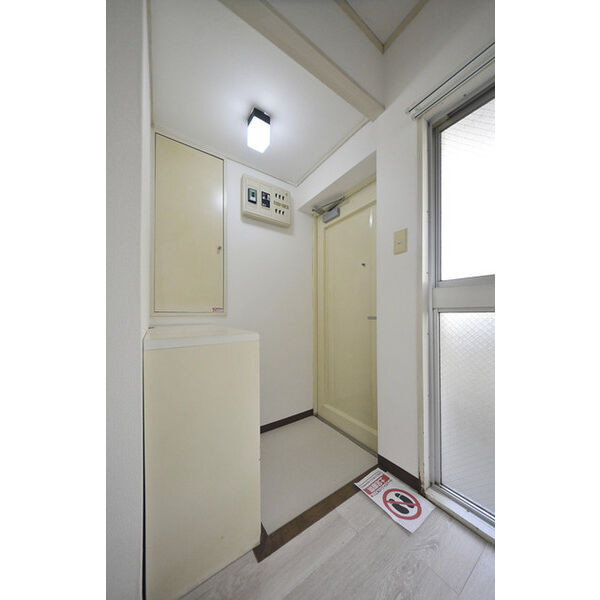 ジュネパレス相模原第03 玄関