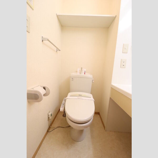 めぞん モナリエ102号室 温水洗浄暖房便座