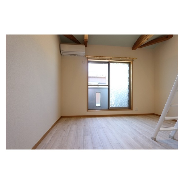 エアル湘南206号室 洋室　６帖