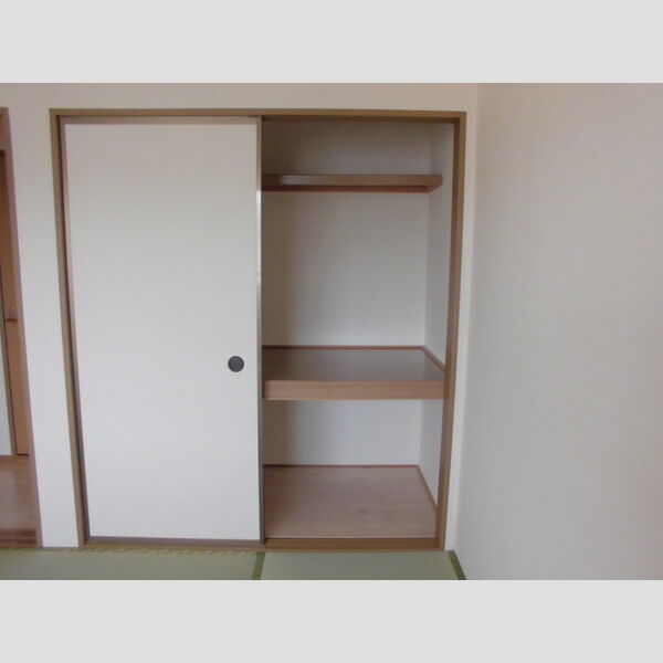 ウエストシティ　Ⅲ 押入れ