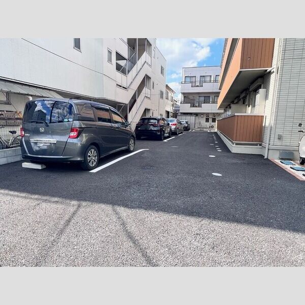 Miele南越谷103号室 駐車場