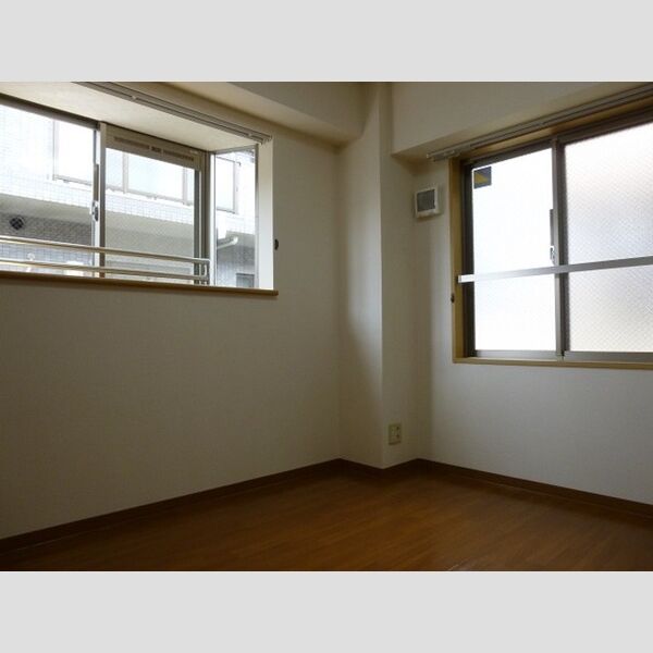 メゾン・ヴィクトワール301号室 北側洋室