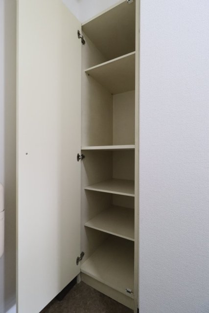 セザールプラザ府中3階 靴入