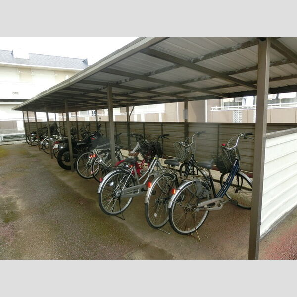 ヴェルメゾンおゆみ野　B 駐輪場