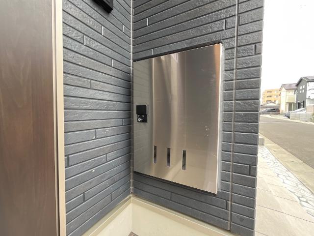 ＺＥＳ（ゼス）101号室 宅配ボックス