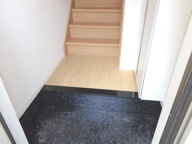 モデルナⅡ 玄関