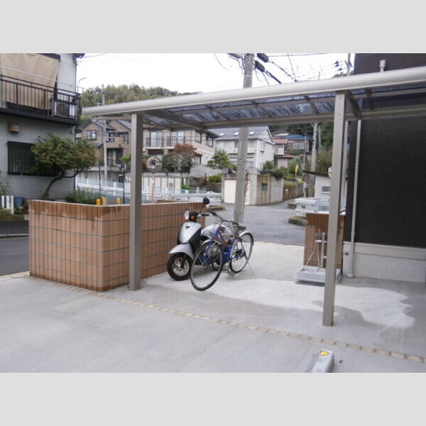 グッドベルテ横浜301号室 駐輪場