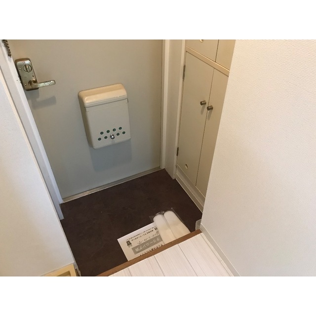 サンマールかしわ台302号室 玄関