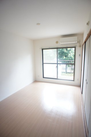 エクセルＤハイム ゆったり過ごせる居間です