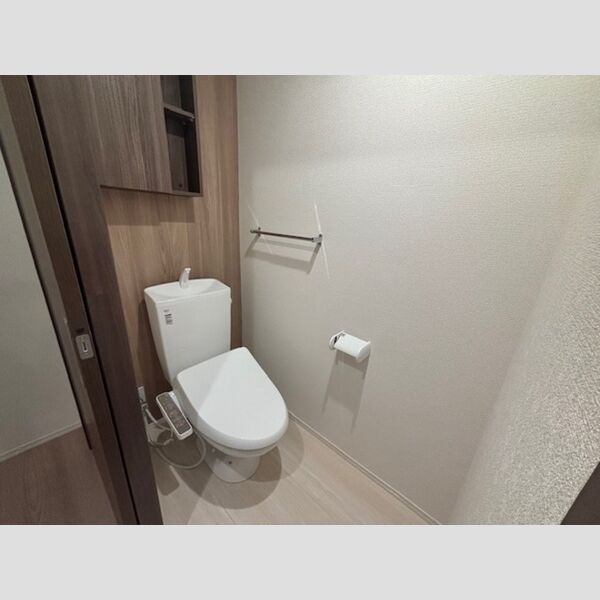 スリジェ元町205号室 トイレ