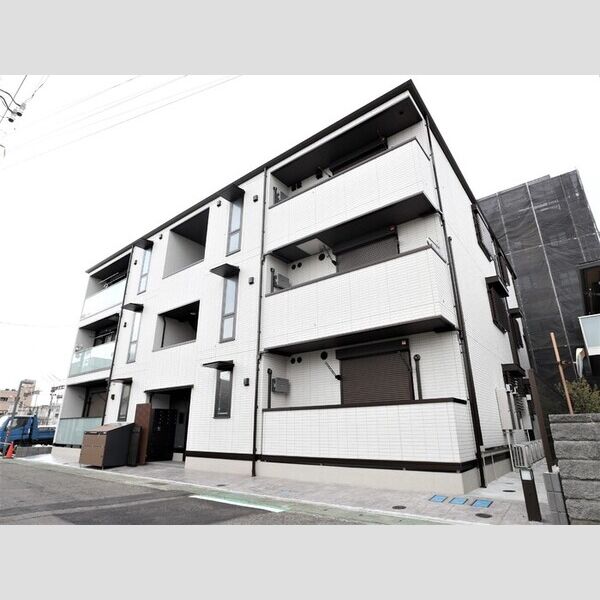 ヴィルフレア深見台101号室 建物外観