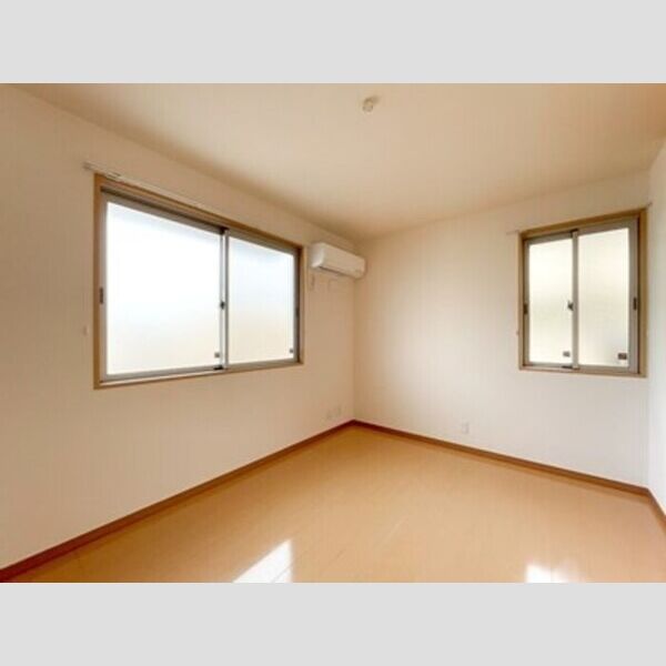 リビングタウンみつわ台101号室 洋室