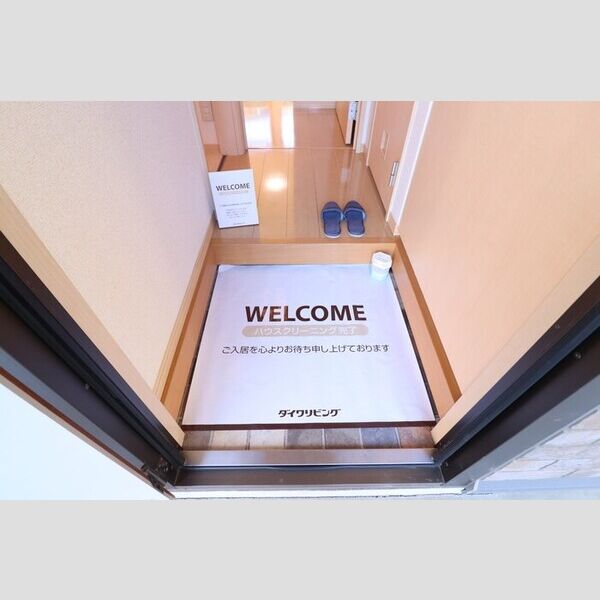 クロスクローバー101号室 玄関