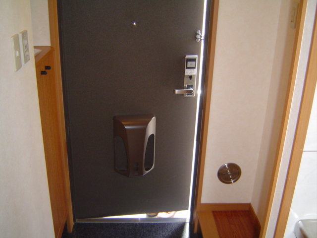 クレバーハウス 玄関