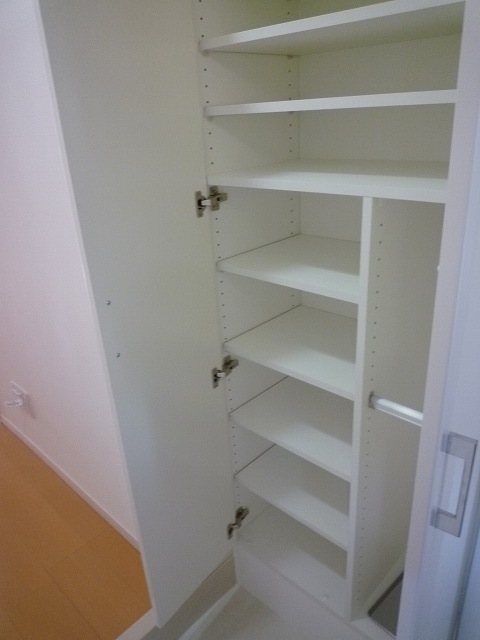 ガーデンハウス柿の木坂0106号室 下駄箱