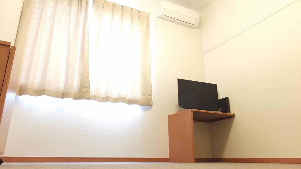 レオパレスバンビーナ205号室 家具家電付き