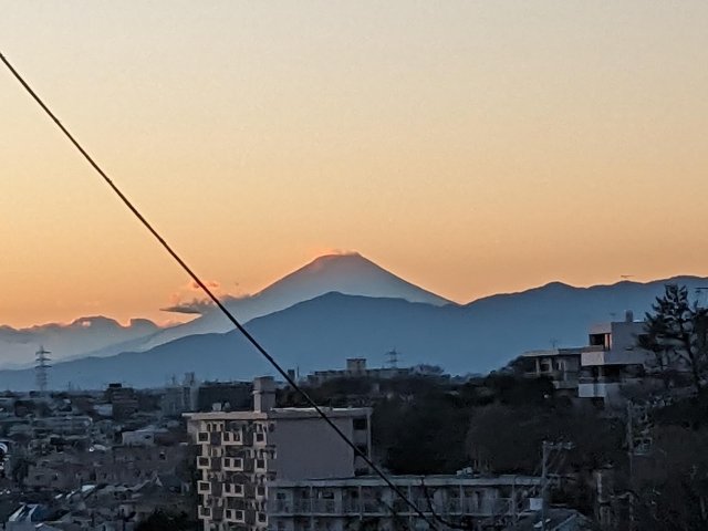 シャルマン鶴見市場702号室 拡大画像ですが、富士山一望できます。