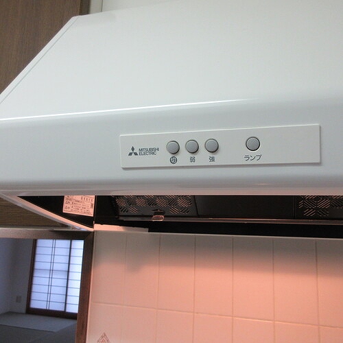 レクセルプラザ本厚木 キッチン レンジフード　※2024年11月撮影時