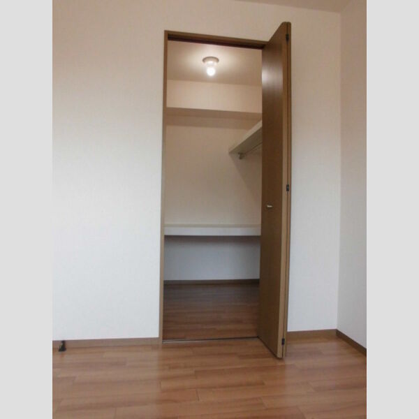 パンプキンハウス206号室 ウォークインクローゼット