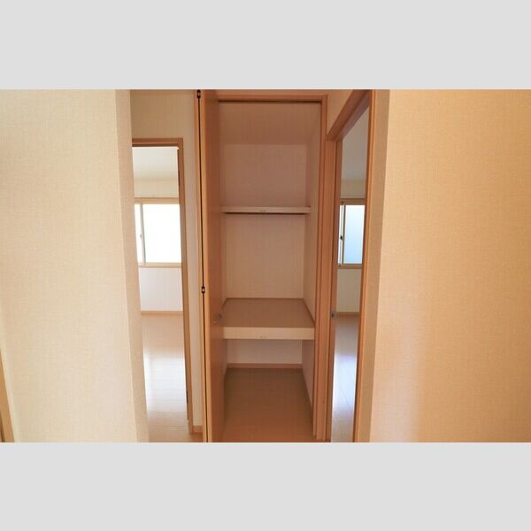 カーサ ピノリーブロ 廊下収納
