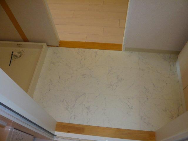 ルミナス高鼻202号室 玄関