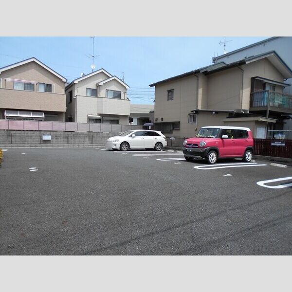 ラ フォンテ 駐車場