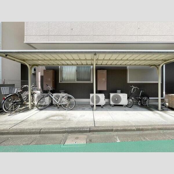 グリーンフォレスト府中202号室 駐輪場