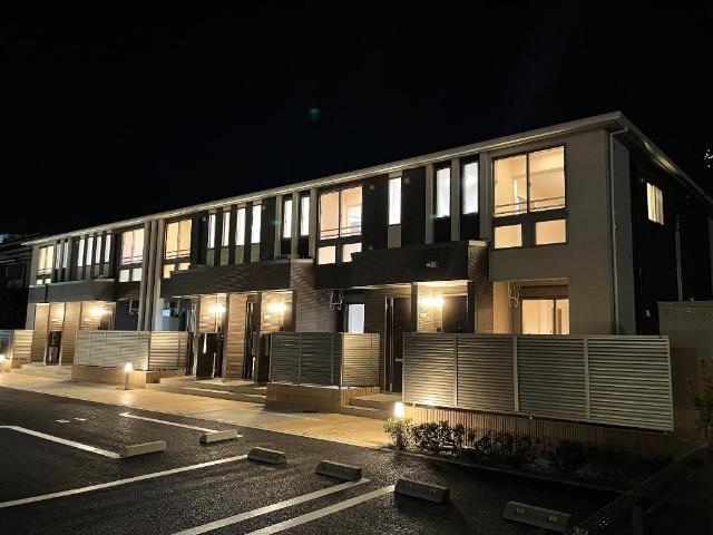 パッセロ 外観写真（夜）