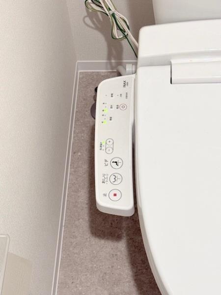 エレミ本蓮沼2階 トイレ