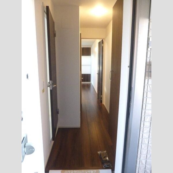 ブラウン・ベル302号室 玄関