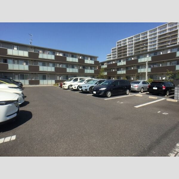 アローフィールド　B 駐車場