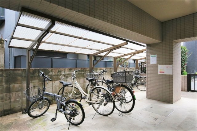 アートイン巣鴨3階 駐輪場