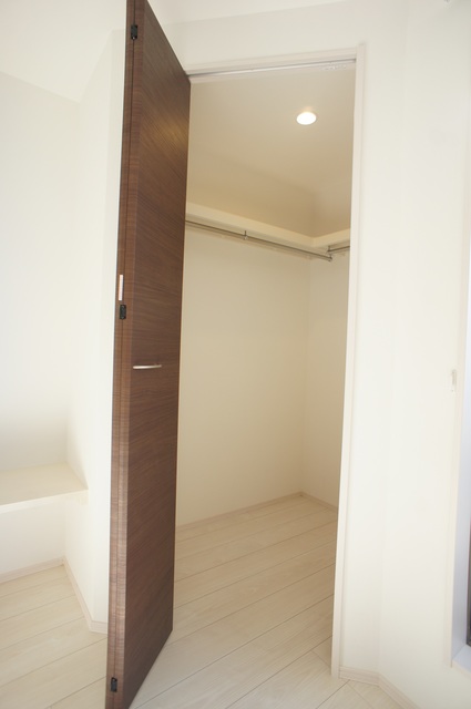 ルミエール・エタンセルｓｉｘ0202号室 ウォークインクローゼット