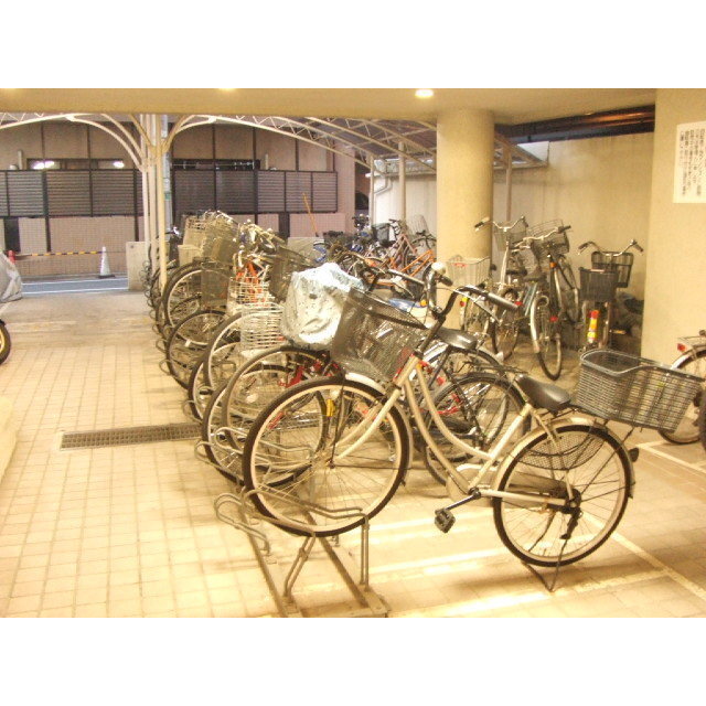 宮園キャピタルマンション3階 駐輪場